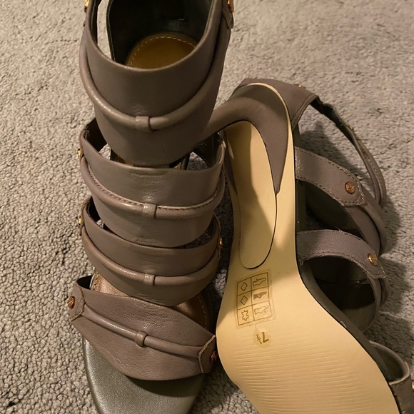 Dolce Vita Sandals 4” inches - Picture 2 of 3